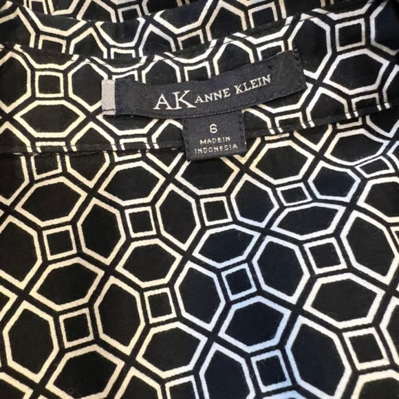 Anne Klein Black & White Long Sleeve Button Bown Blouse Size 6 - Picture 9 of 9